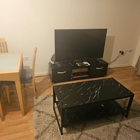 Big Double Room With Bathroom In 2 Bedroom Flat Kitchen Is Shared Harrow on the Hill 외부 사진