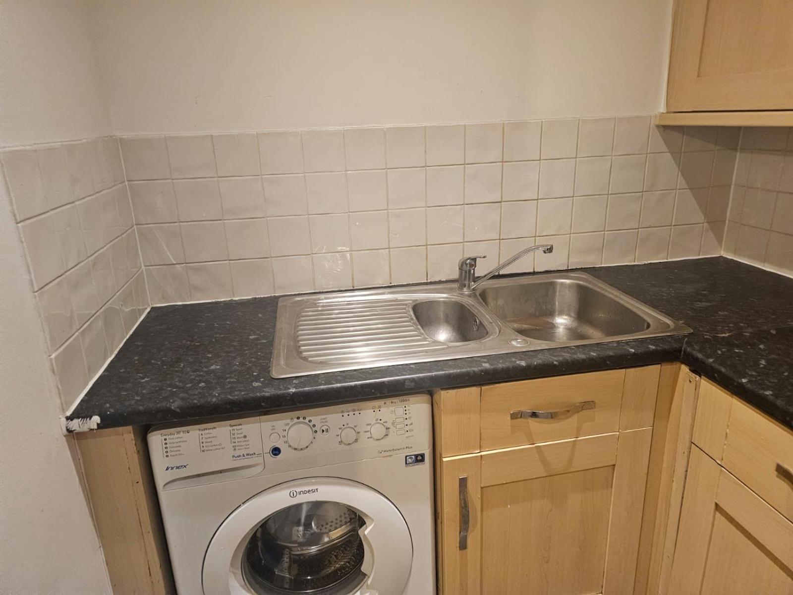 Big Double Room With Bathroom In 2 Bedroom Flat Kitchen Is Shared Harrow on the Hill 외부 사진